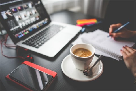 Copyright © pexels-photo-273222-2