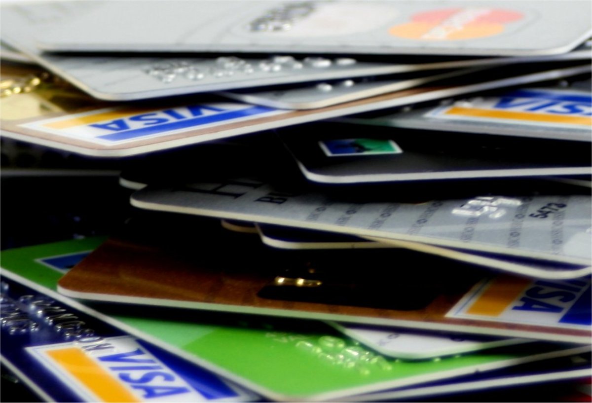 Copyright © Credit cards by Nick Youngson CC BY-SA 3.0 Alpha Stock Images