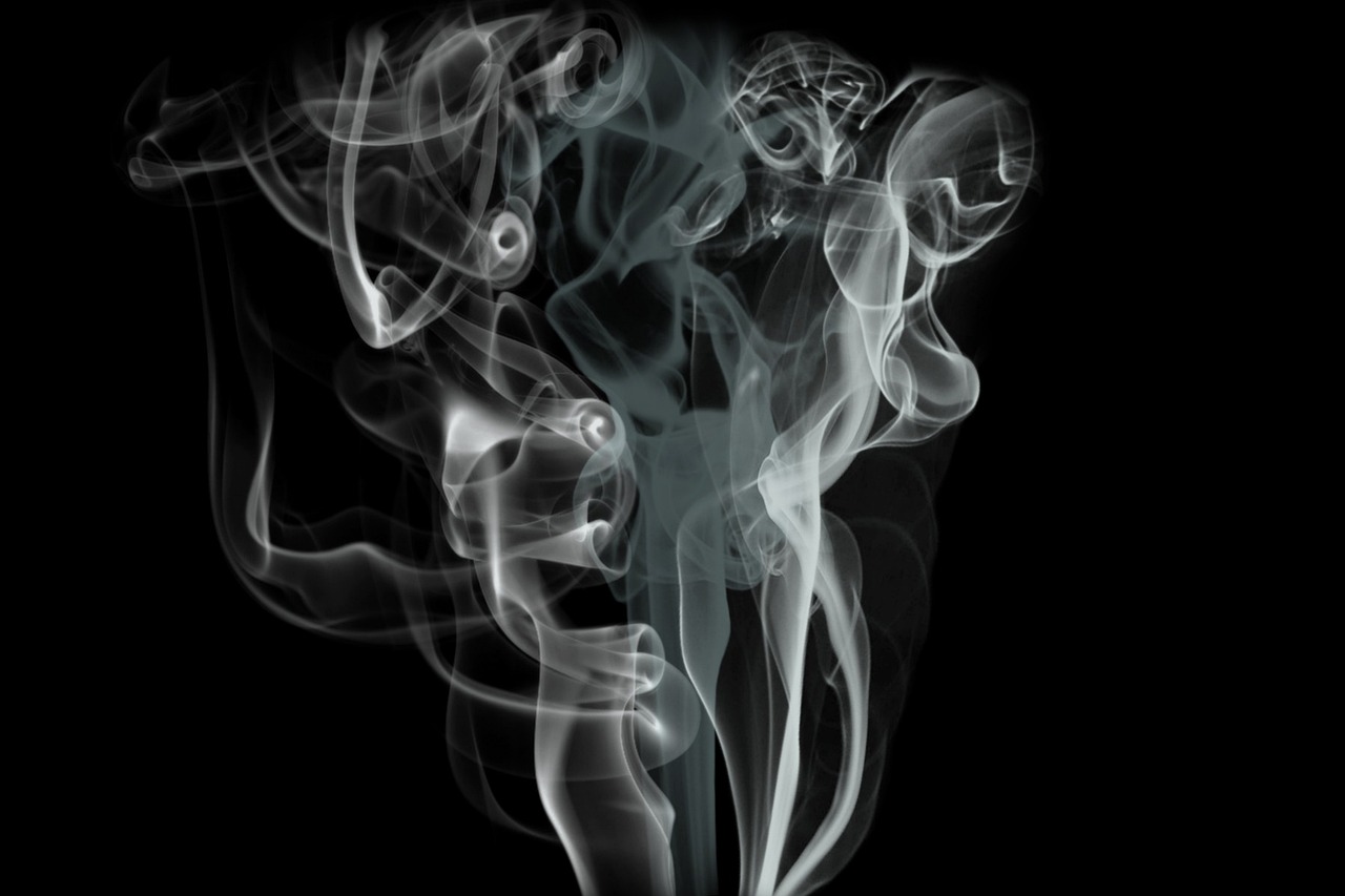 https://pixabay.com/cs/photos/abstrakt-kou%C5%99-pozad%C3%AD-v%C3%AD%C5%99it-se-69124/